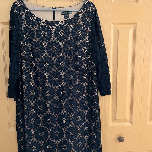 Gently Used - Like New Jessica Howard Knee Length Dress - Picture 1 of 1
